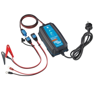 Blue Smart IP65 Charger 24/13(1) 230V CEE 7/17