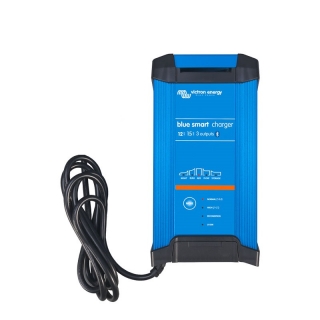 Blue Smart IP22 Charger 12/15(3) 230V UK