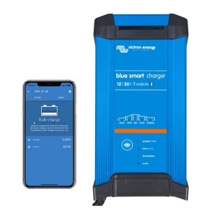 Blue Smart IP22 Charger 12/30(3) 230V UK